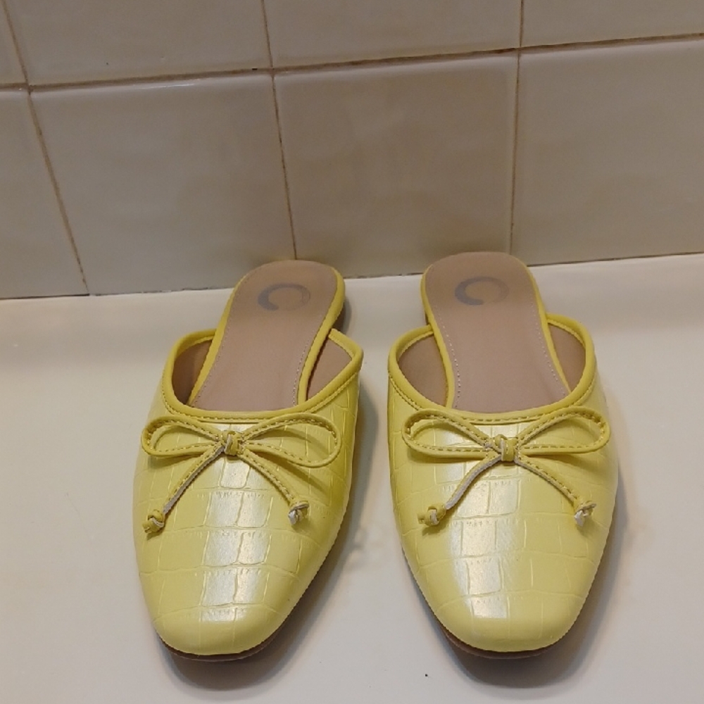 Journee Collection Tammala  Womans  Slip On  Croc Embossed   Mules Flats 7M